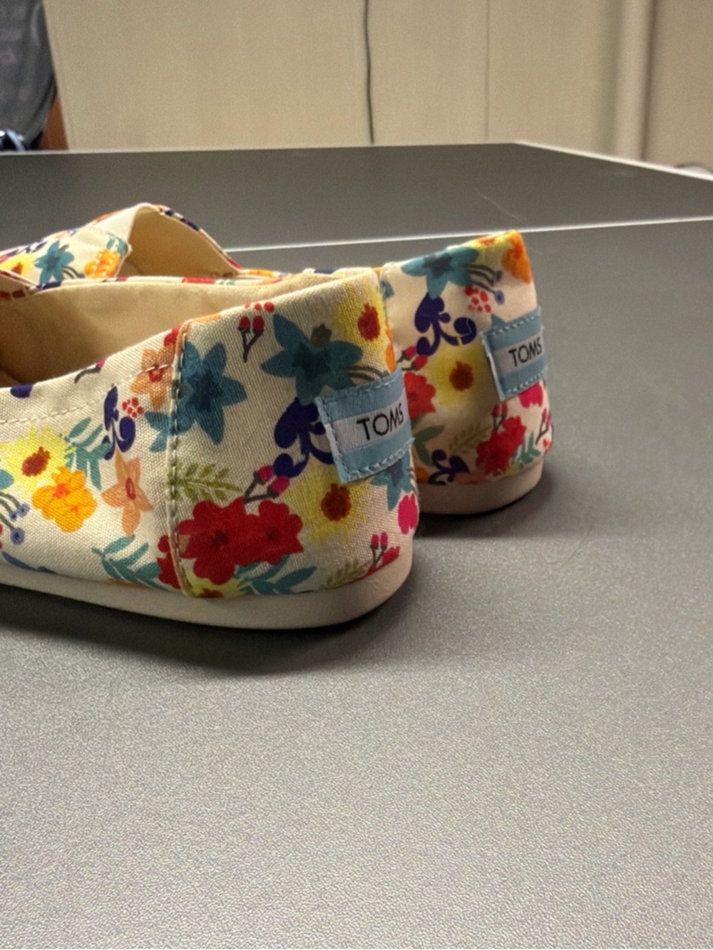 TOMS Women's Floral Canvas Flats Multicolor Slip-On US Size 9 - Picture 5 of 9